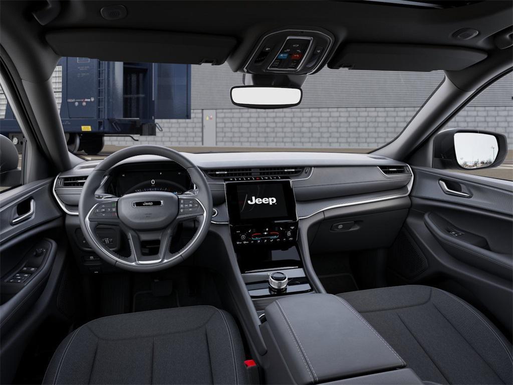 new 2025 Jeep Grand Cherokee car, priced at $39,999