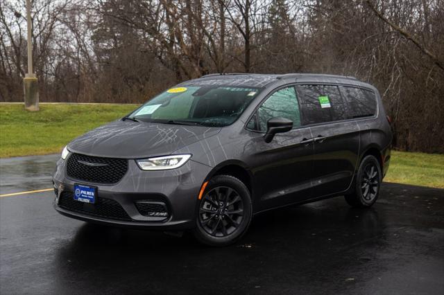 used 2022 Chrysler Pacifica car, priced at $28,469