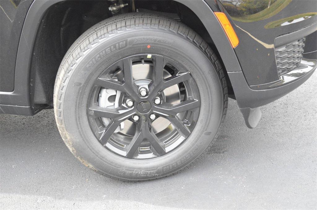 new 2025 Jeep Grand Cherokee L car, priced at $43,999