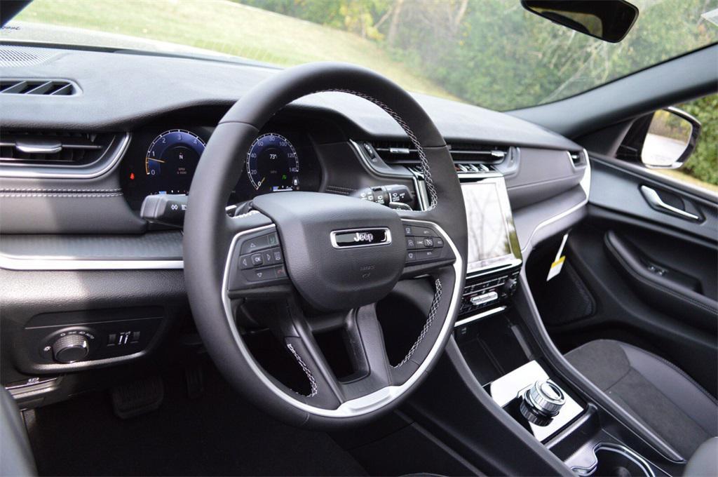 new 2025 Jeep Grand Cherokee L car, priced at $43,999