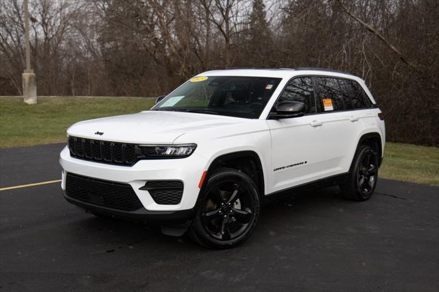 used 2024 Jeep Grand Cherokee car, priced at $35,996