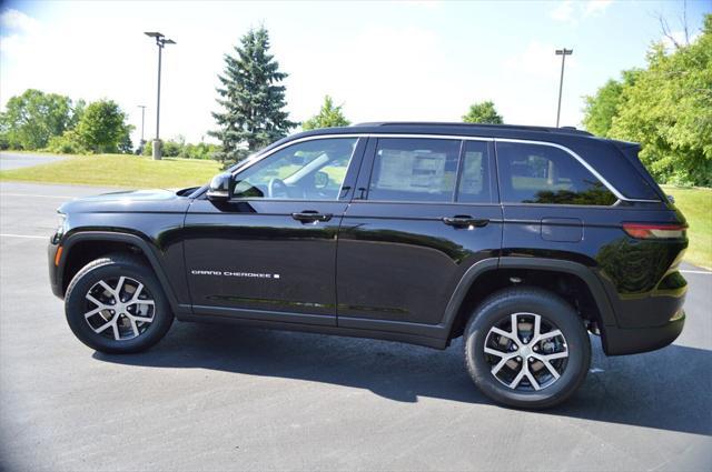new 2025 Jeep Grand Cherokee car, priced at $42,999