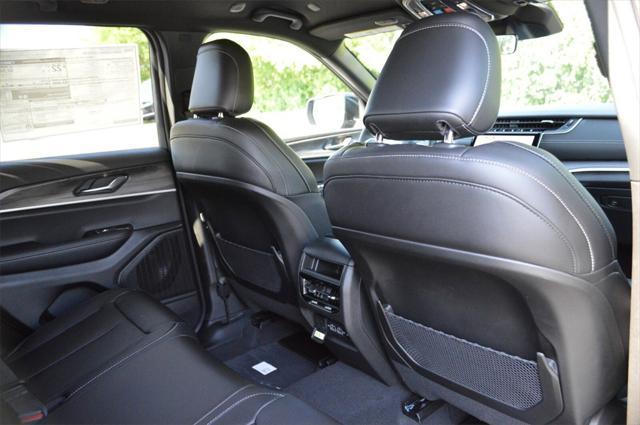 new 2025 Jeep Grand Cherokee car, priced at $42,999