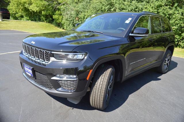 new 2025 Jeep Grand Cherokee car, priced at $42,999