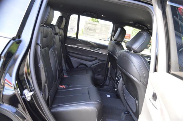 new 2025 Jeep Grand Cherokee car, priced at $42,999