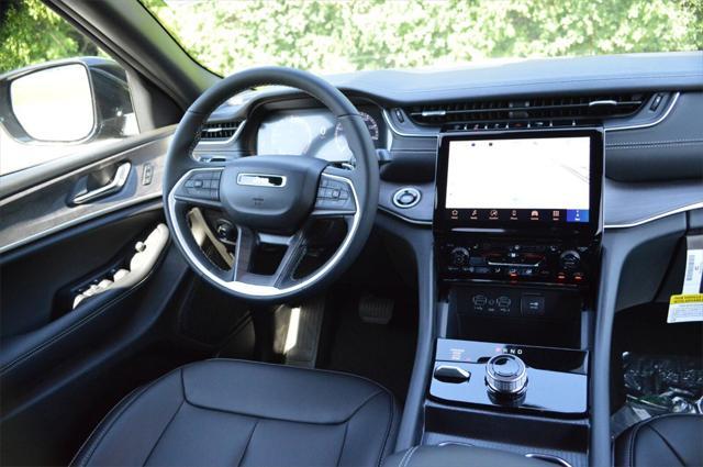 new 2025 Jeep Grand Cherokee car, priced at $42,999