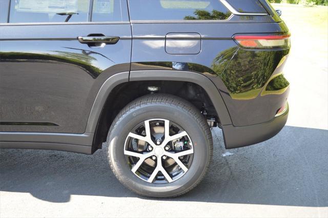 new 2025 Jeep Grand Cherokee car, priced at $42,999