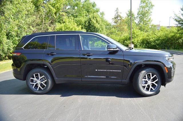 new 2025 Jeep Grand Cherokee car, priced at $42,999