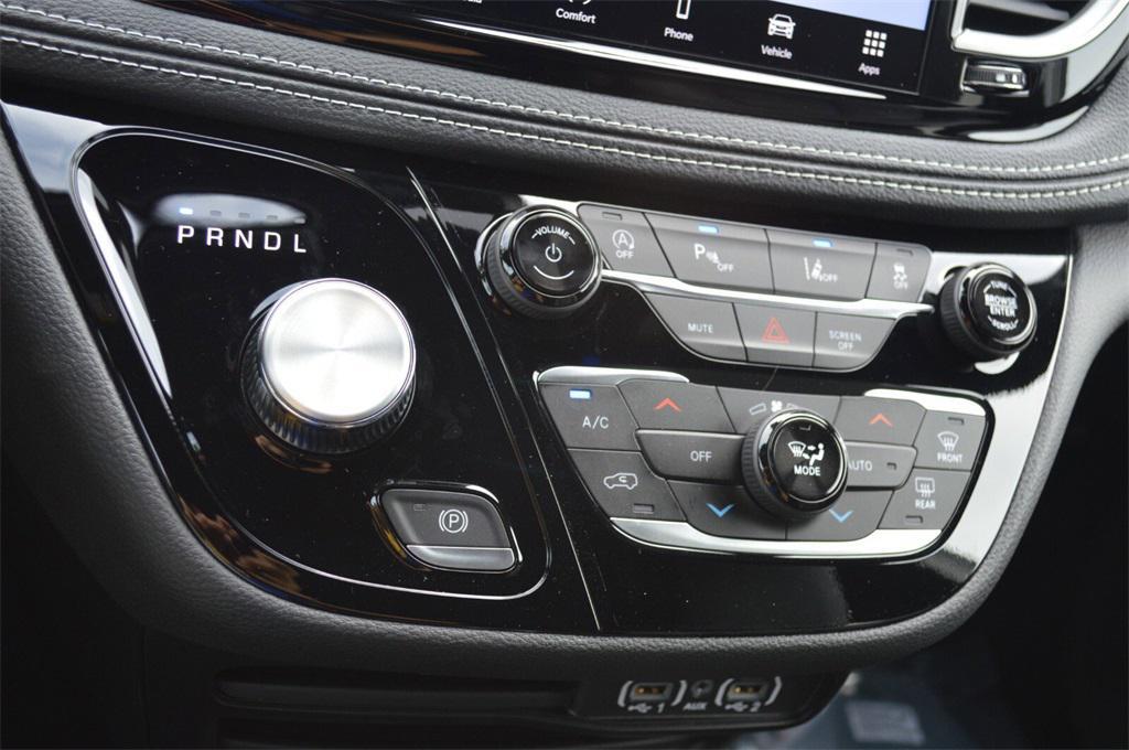 new 2025 Chrysler Pacifica car, priced at $46,441