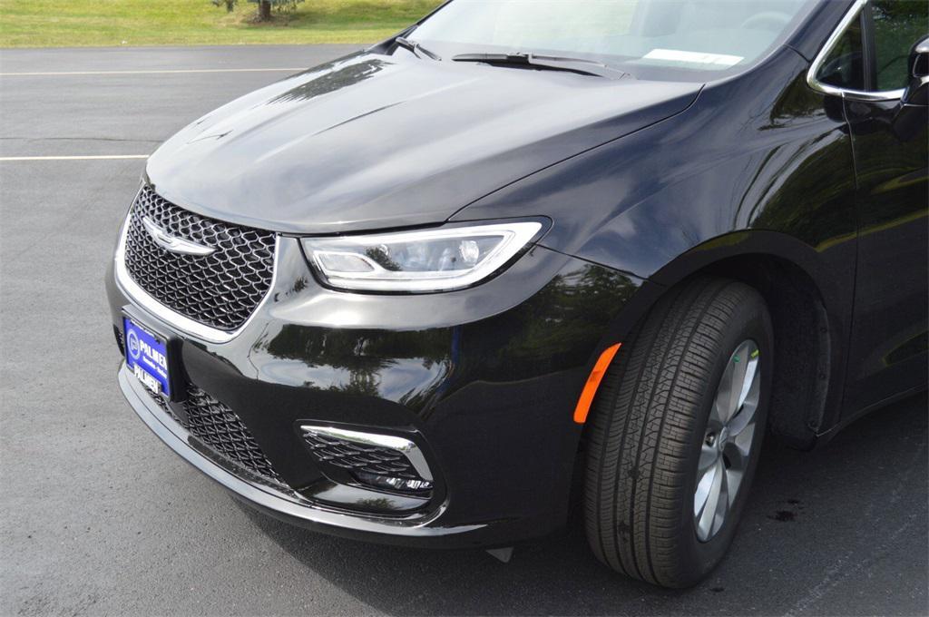new 2025 Chrysler Pacifica car, priced at $46,441