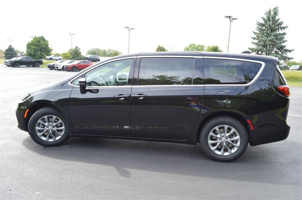 new 2025 Chrysler Pacifica car, priced at $46,441