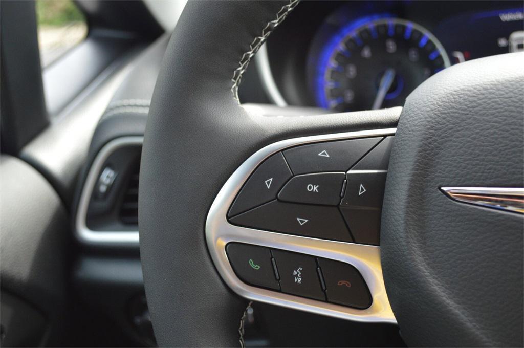 new 2025 Chrysler Pacifica car, priced at $46,441