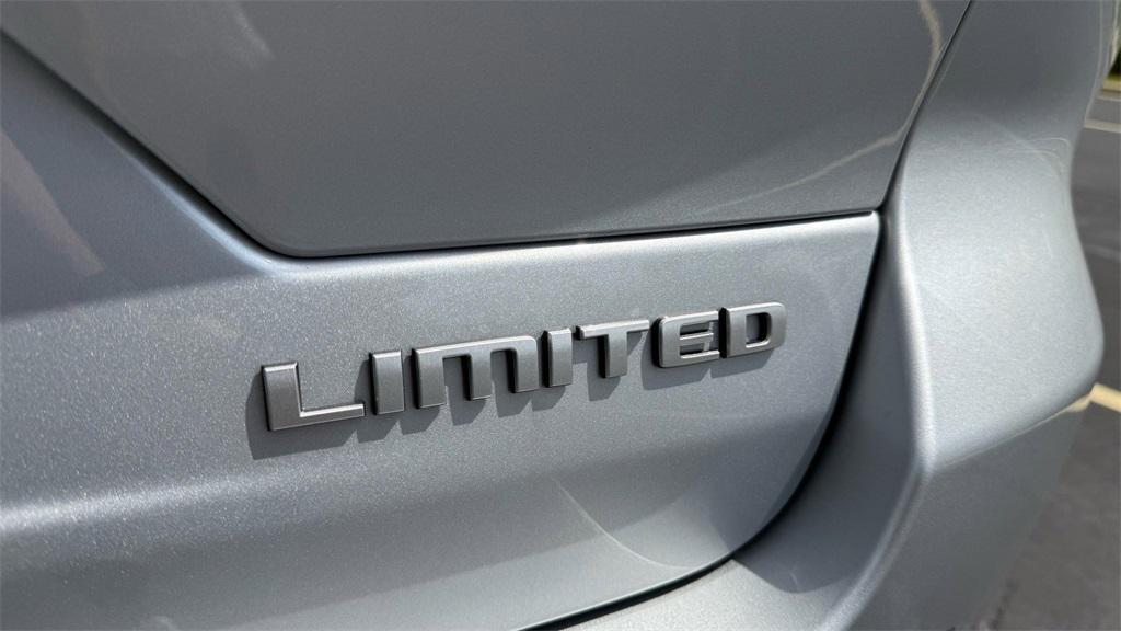 new 2025 Jeep Grand Cherokee car, priced at $42,999