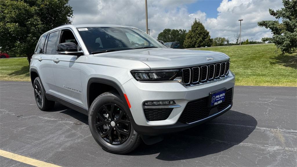 new 2025 Jeep Grand Cherokee car, priced at $42,999