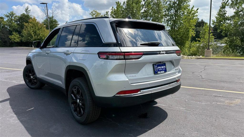 new 2025 Jeep Grand Cherokee car, priced at $42,999