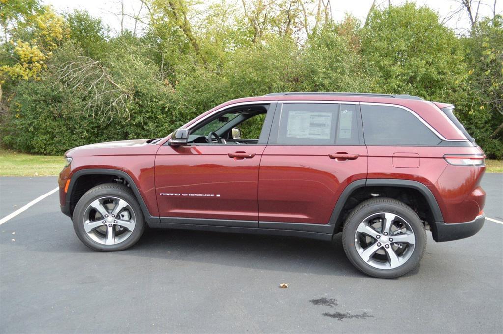 new 2025 Jeep Grand Cherokee car, priced at $47,599