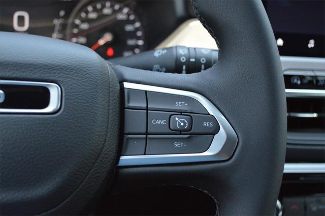 new 2025 Jeep Compass car, priced at $32,499