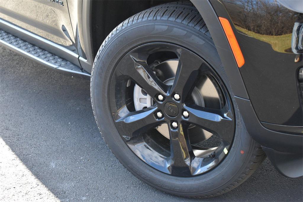 new 2025 Jeep Grand Cherokee L car, priced at $47,999