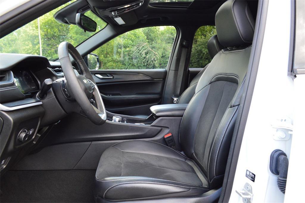 used 2024 Jeep Grand Cherokee car, priced at $34,665