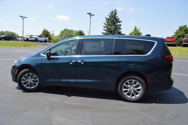 new 2025 Chrysler Pacifica car, priced at $44,968
