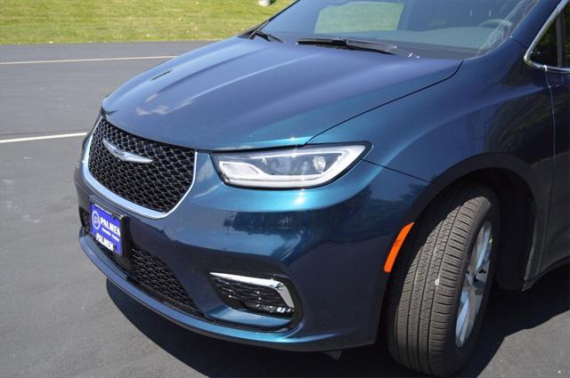 new 2025 Chrysler Pacifica car, priced at $44,968