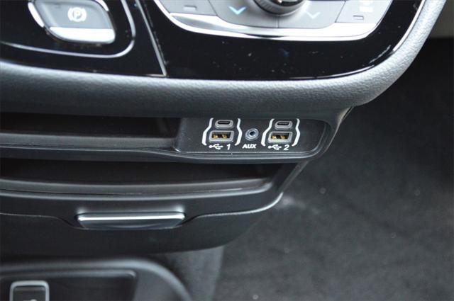 new 2025 Chrysler Pacifica car, priced at $44,968
