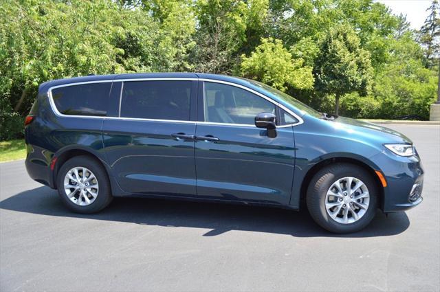 new 2025 Chrysler Pacifica car, priced at $44,968