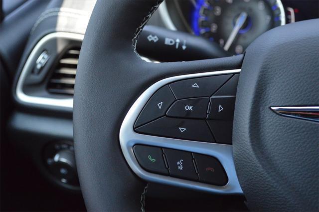 new 2025 Chrysler Pacifica car, priced at $44,968