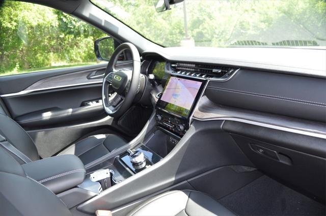 new 2025 Jeep Grand Cherokee car, priced at $42,999