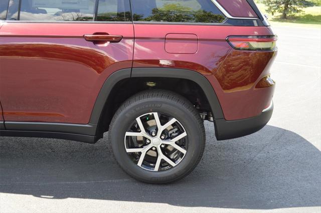 new 2025 Jeep Grand Cherokee car, priced at $42,999