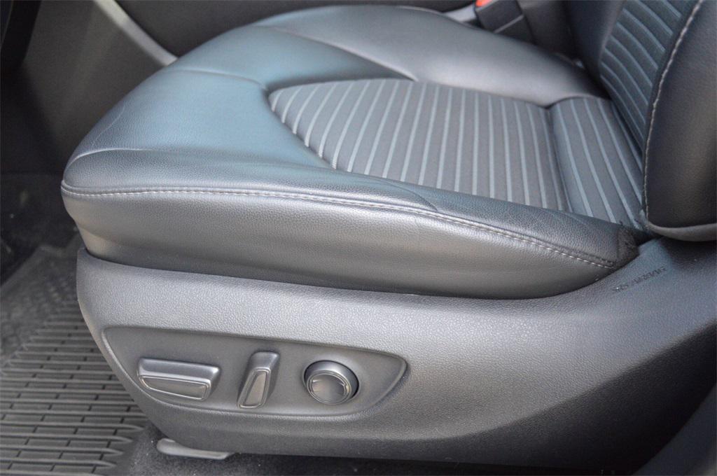 used 2021 Toyota Highlander car, priced at $32,751