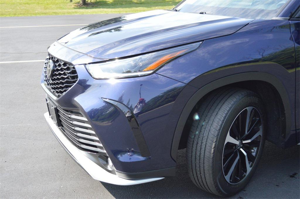 used 2021 Toyota Highlander car, priced at $32,751