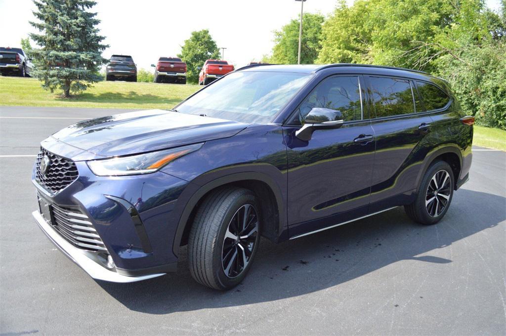 used 2021 Toyota Highlander car, priced at $32,751