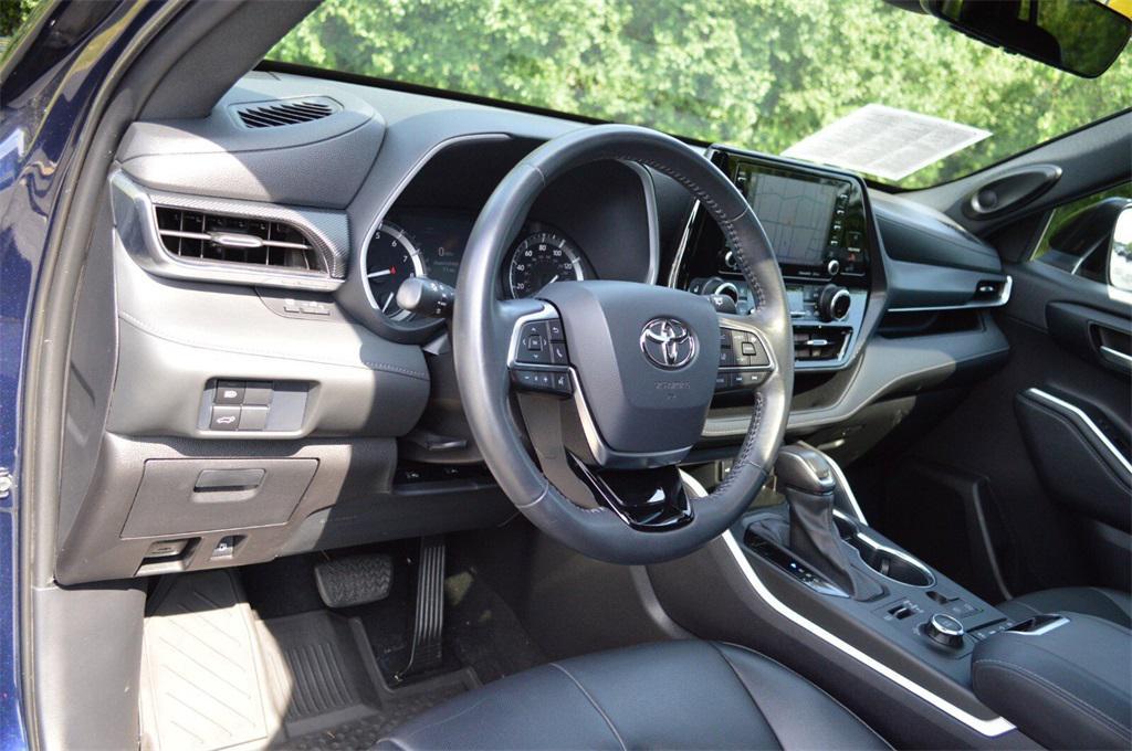 used 2021 Toyota Highlander car, priced at $32,751