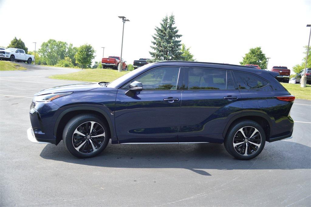 used 2021 Toyota Highlander car, priced at $32,751