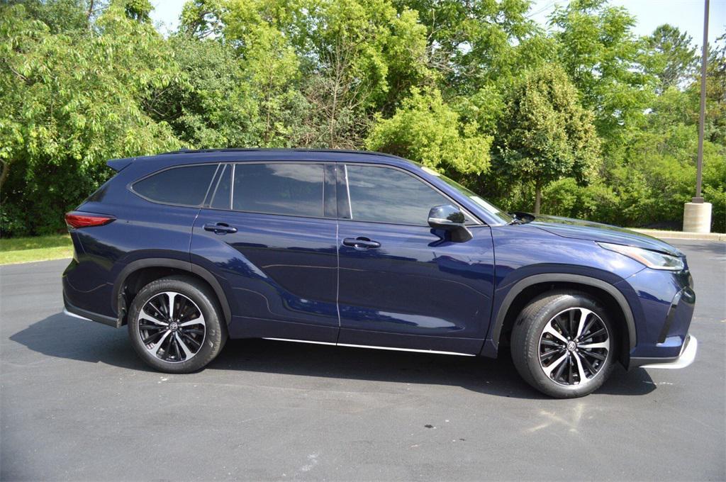 used 2021 Toyota Highlander car, priced at $32,751