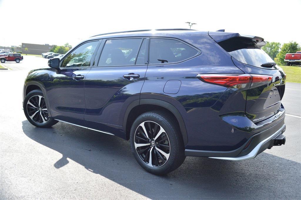 used 2021 Toyota Highlander car, priced at $32,751