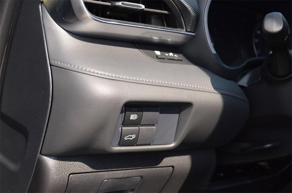used 2021 Toyota Highlander car, priced at $32,751