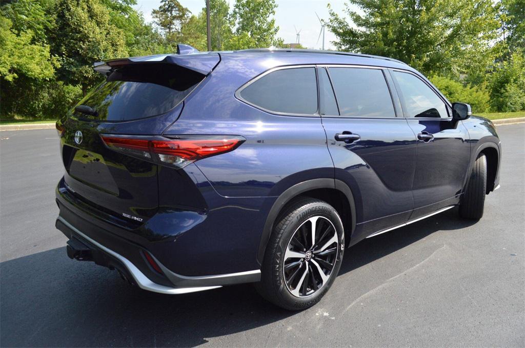 used 2021 Toyota Highlander car, priced at $32,751