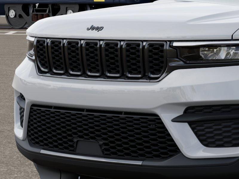 new 2025 Jeep Grand Cherokee car, priced at $42,999
