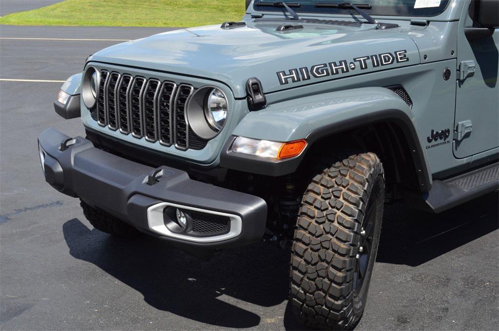 new 2025 Jeep Gladiator car, priced at $43,499