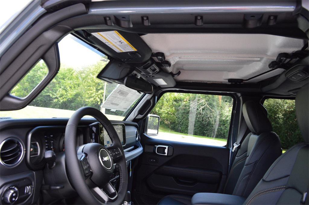 new 2025 Jeep Gladiator car, priced at $43,499