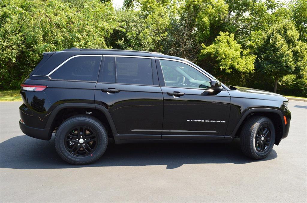 new 2025 Jeep Grand Cherokee car, priced at $35,499