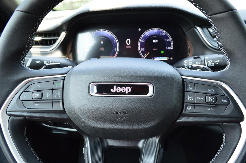 new 2025 Jeep Grand Cherokee car, priced at $35,499