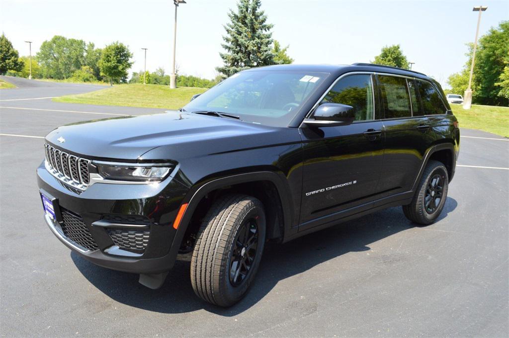 new 2025 Jeep Grand Cherokee car, priced at $35,499