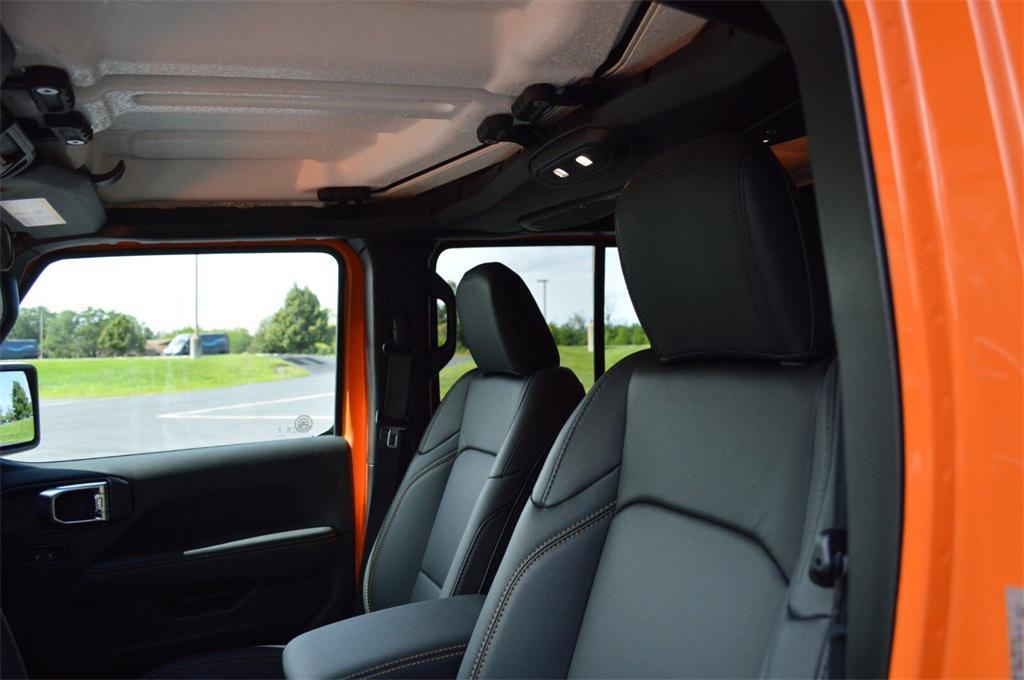 new 2025 Jeep Gladiator car, priced at $44,499