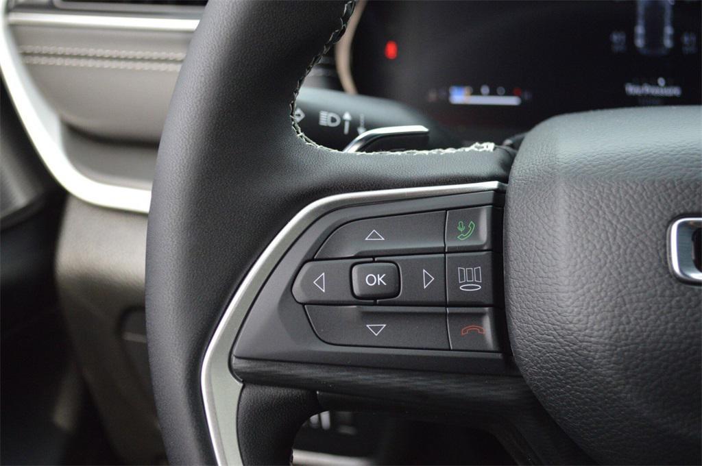 new 2025 Jeep Grand Cherokee car, priced at $39,999