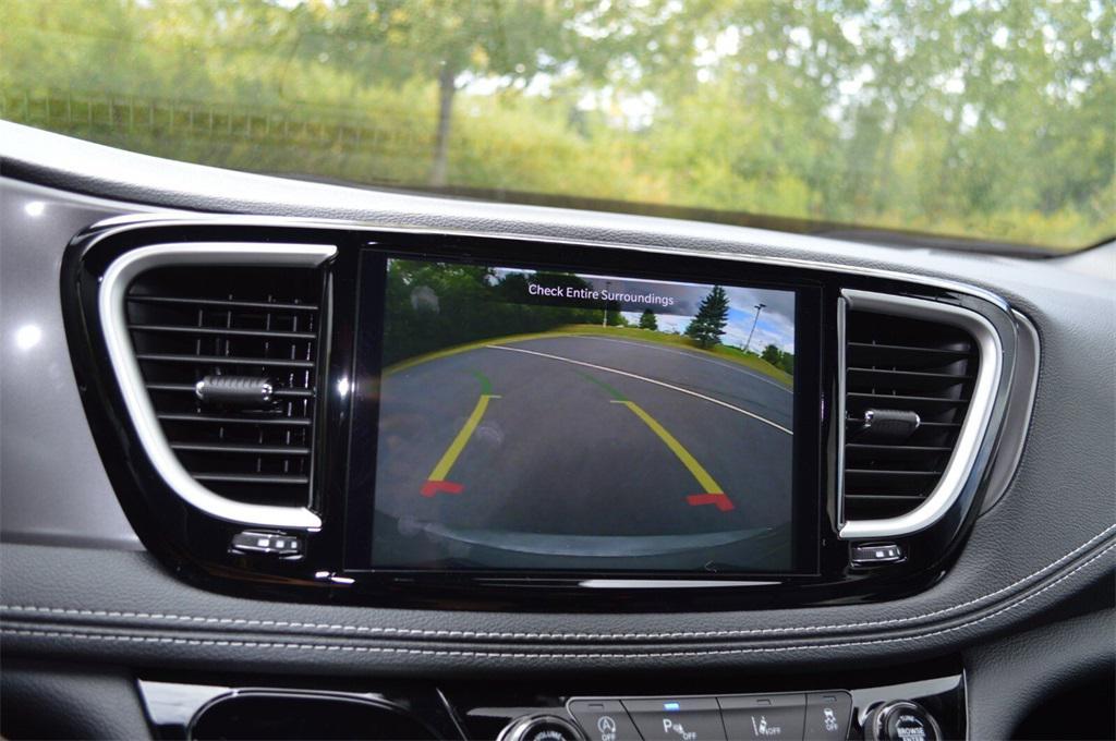 new 2025 Chrysler Pacifica car, priced at $40,999