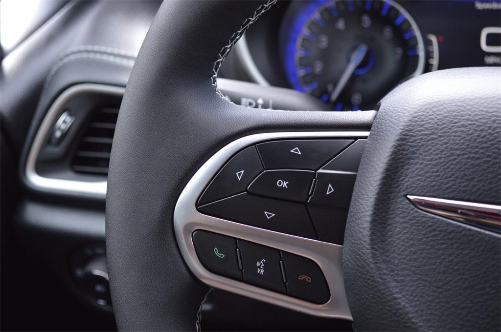 new 2025 Chrysler Pacifica car, priced at $40,999
