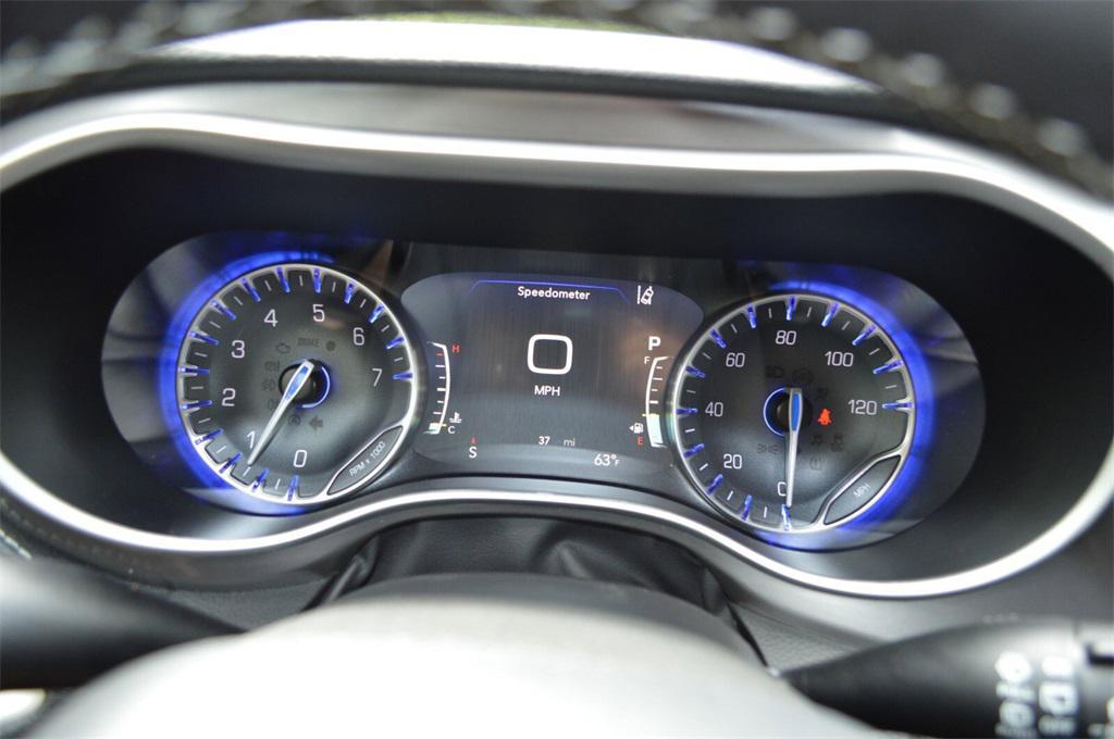 new 2025 Chrysler Pacifica car, priced at $40,999